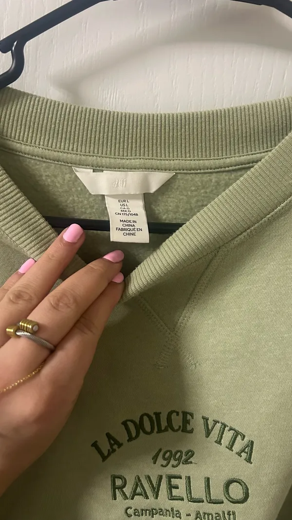 H&M green crewneck - Image 4