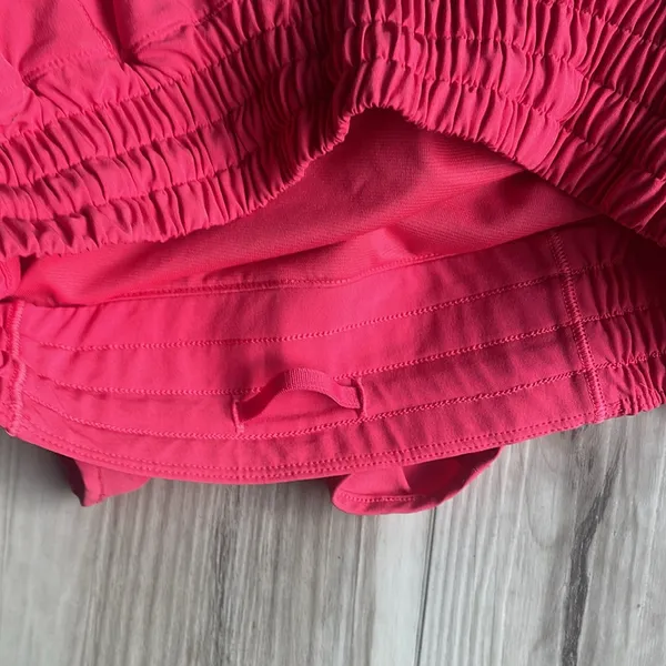 Lululemon Hotty Hot short HR 4 inch Glaze Pink Size 4 Like New Barbiecore Rush - Image 7