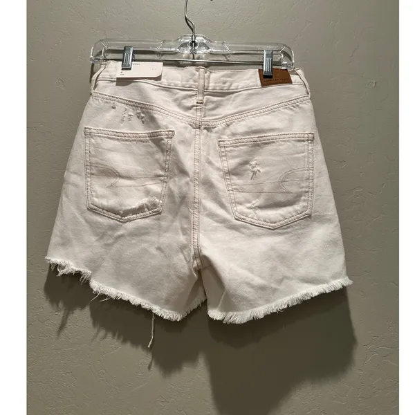 American Eagle 90s Boyfriend White Denim Shorts Distressed‎ Size 4 NWT - Image 2
