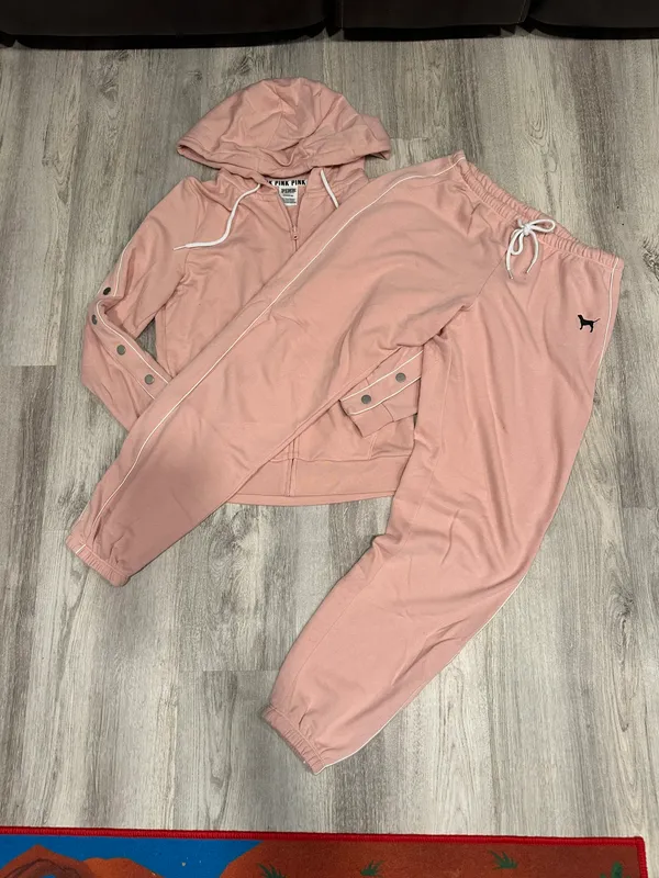 Victoria's Secret PINK Sweatsuit - Image 2
