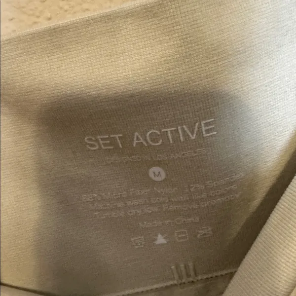 Set‎ Active SculptFlex Leggings in Dune Size Medium - Image 6