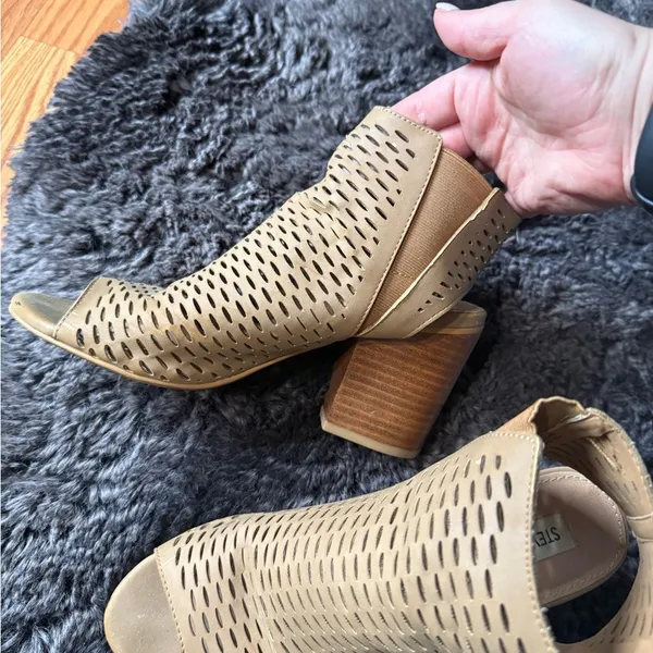 Steve Madden Women's Tan Peep-Toe Block Heel Shoes - Image 2