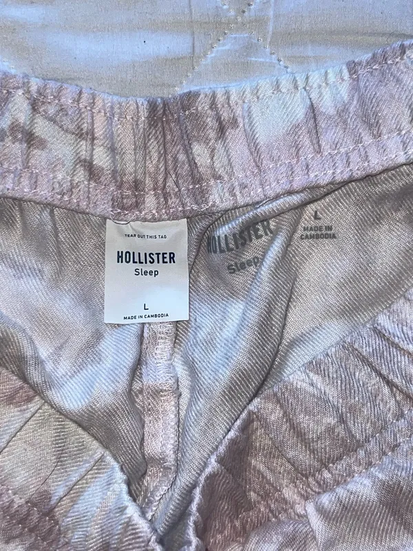 Hollister pink camo sleep shorts - Image 2