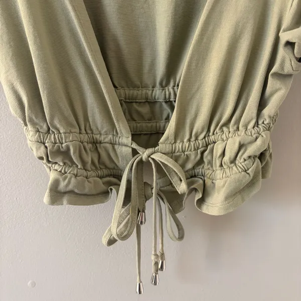 Princess Polly Jamison Tie-Front Crop Top in Sage Green Sz 2 / XS - Image 3