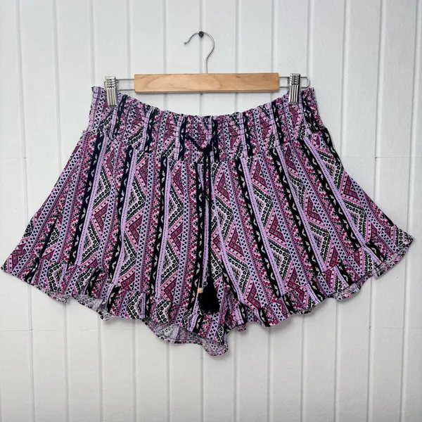 No Boundaries High Waist Patterned Shorts‎ - Pink and Black Ruffle hem Size L - Image 2