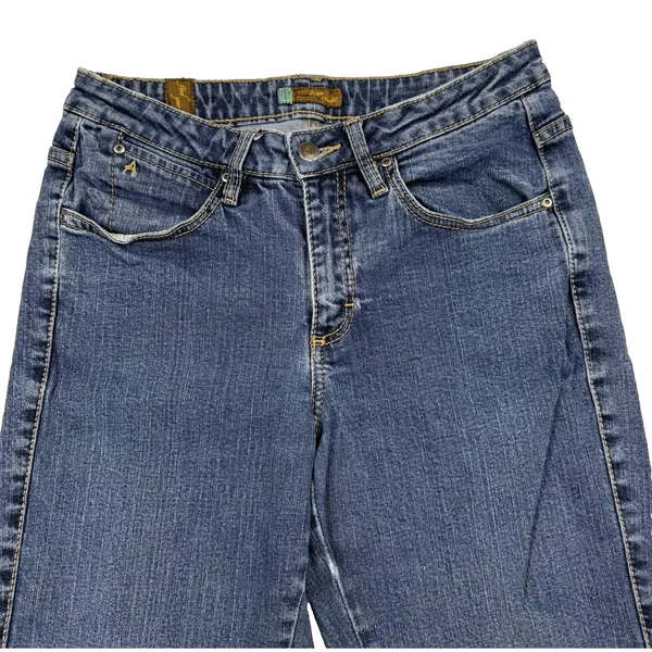 Aura by Wrangler Low Rise Jeans Instant Slimming Women Size 8 Short Boot Cut Leg - Image 3