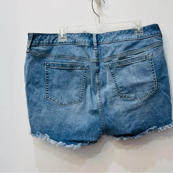 Torrid denim shorts raw hem size 18 - Image 2