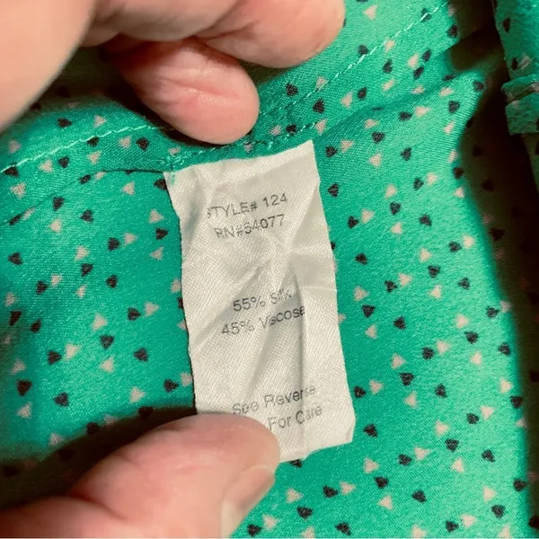 CAbi Style #124 Micro Polka Dot Kelly Green Silk Blend Sleeveless Blouse - L - Image 9