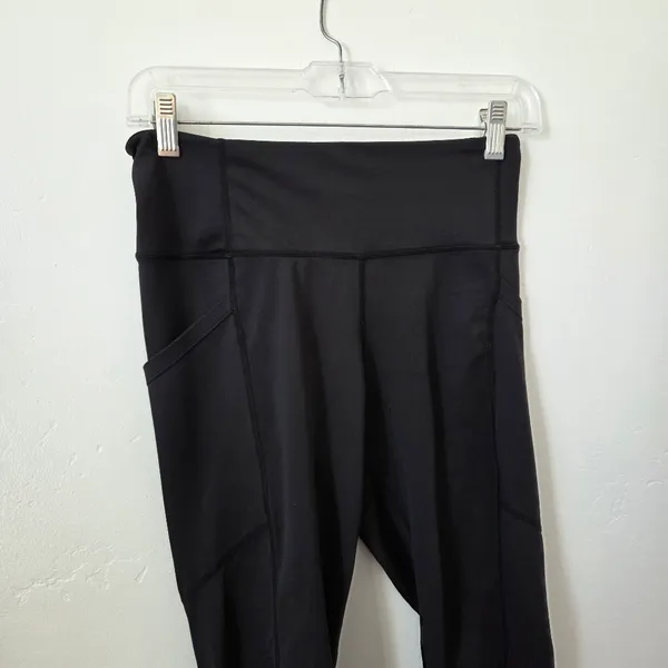 Kiava Contour Capri Legging Pants Athletic Black Small Pockets Gym Workout - Image 3