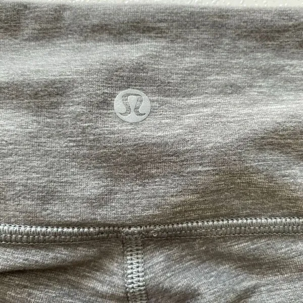 Lululemon Gray Cropped Leggings Size 10 Athleisure Activewear Yoga Pants - Image 4
