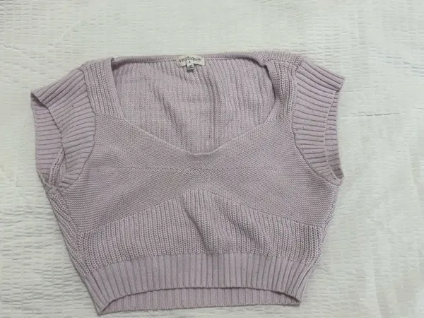 Vestique Cropped Sweater - Image 2