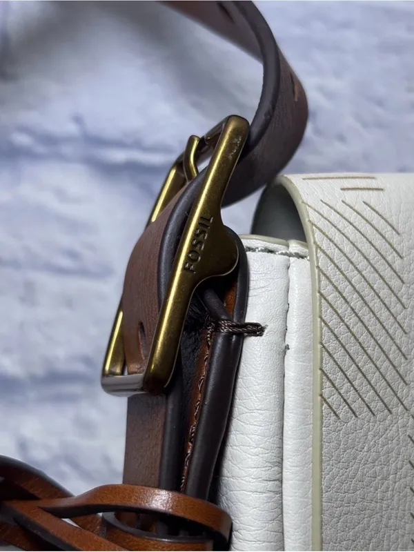 Vintage Fossil Harper Saddle Ivory Cream Leather Crossbody Bag Y2K Key Charm - Image 5