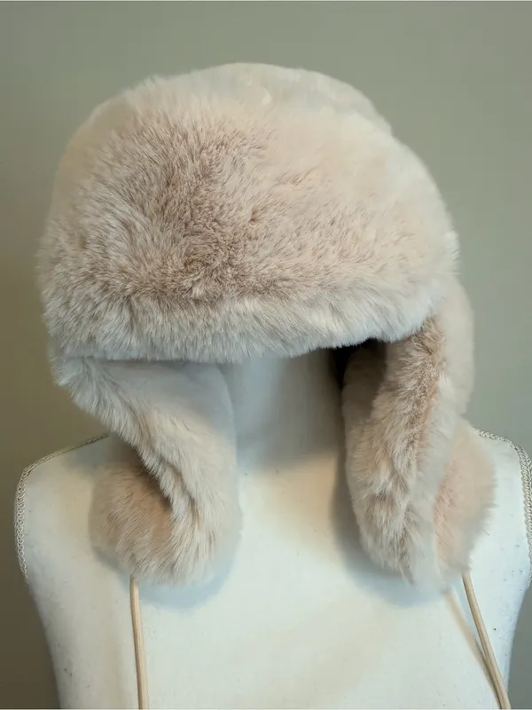 SKIMS Faux Fur Trapper Hat Cream Egret Winter Cozy Soft Plush One Size NWT - Image 15
