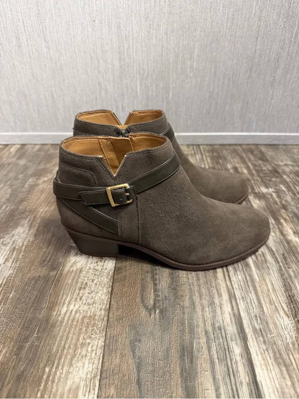 Vionic NWOB Women's Olive Green Suede Ankle Boot with Buckle Strap Size 6.5 - Image 15