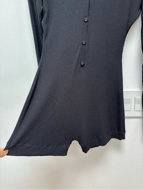 SKIMS Soft Lounge Long Sleeve Henley Romper in charcoal L - Image 4
