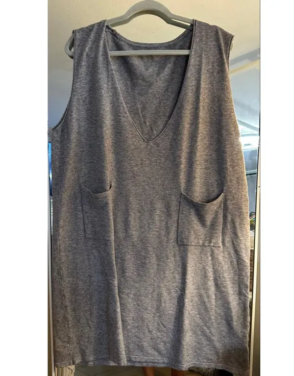 NEW Light Gray V Neck Sleeveless Knitted Short Sweater Dress with Pockets 2X - Image 4