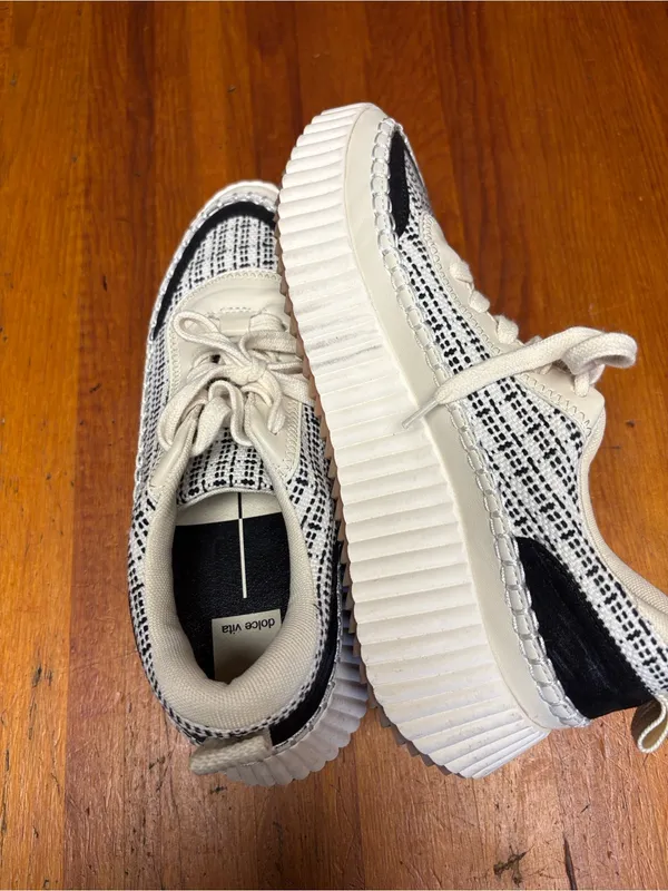Dolce Vita Cream & Black Knit Platform Sneakers - Image 2