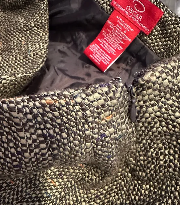 Oscar de la Renta Tweed Jacket & Skirt Set are a size 6. - Image 5