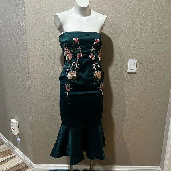 Lulumari green strapless dress - Image 4