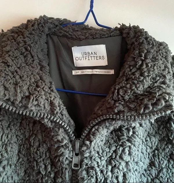 UO fuzzy teddy sherpa jacket - Image 4