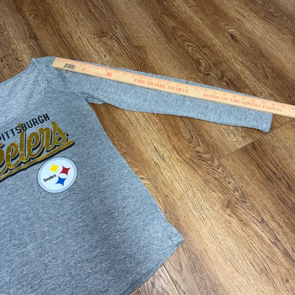 NFL Team Apparel‎ Pittsburgh Steelers Grey Shimmer Gold Foil Graphic Top Women M - Image 4