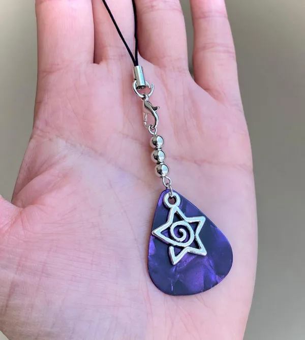 Handmade y2k goth style star swirl guitar pick phone strap/bag charm/keychain/display🌟💜 - Image 4