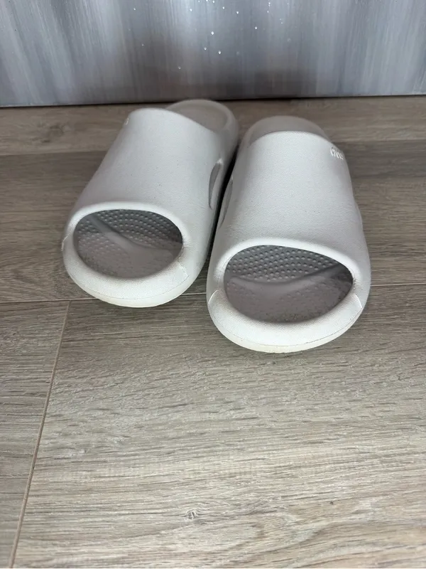 Crocs Mellow Recovery Slide - Image 2