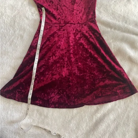 One Clothing Crushed Velvet Maroon Dress with Black Mesh Chest size S - Image 7