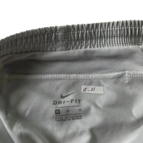 Nike White Athletic Sporty Shorts Women's Size Medium | 18-21 - Image 4