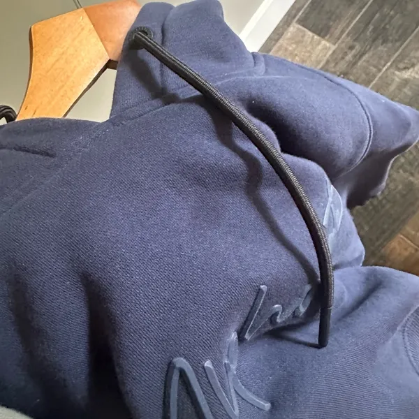 Alphalete cropped hoodie - Image 2
