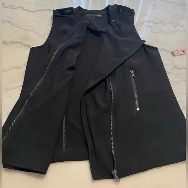 Harve Bernard Black Sleeveless Vest - Image 5