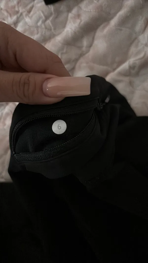 Lululemon Leggings 22" - Image 6