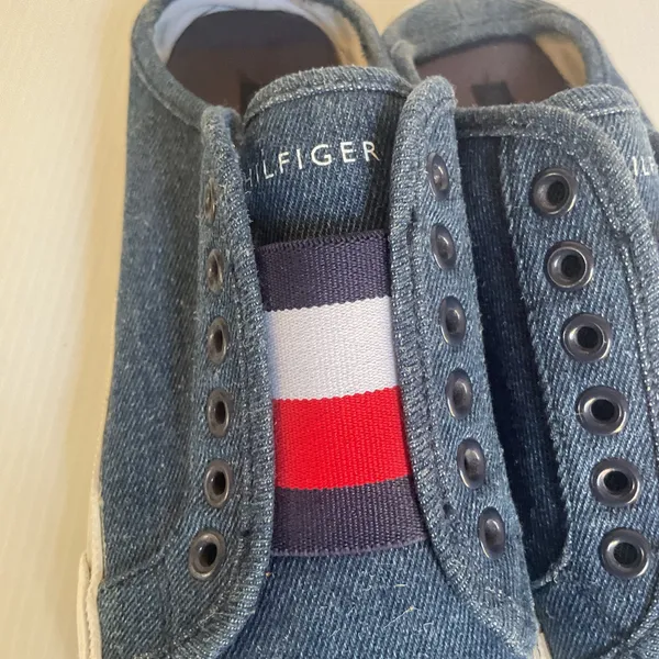 Tommy Hilfiger Women’s Denim Slip On Mule Sneakers Size 5.5 Blue Flag Logo - Image 5