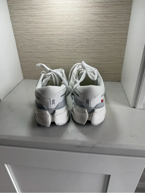 On Women's Cloudrunner 3 Running Shoes White Size 9.5 - Image 3