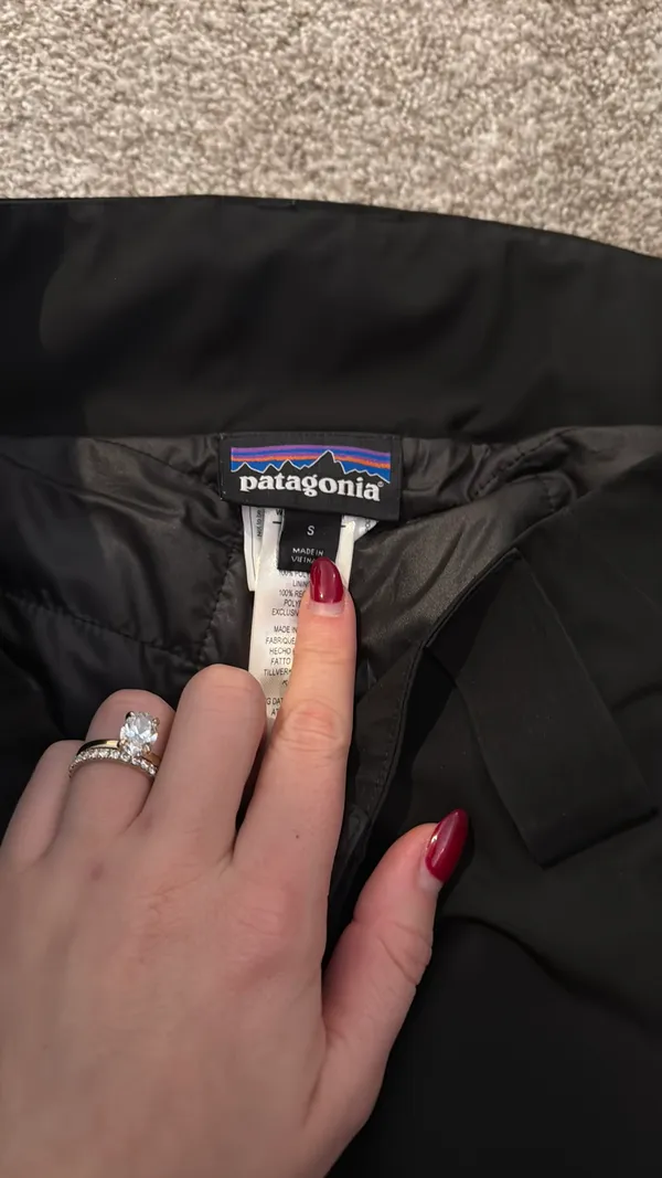 Patagonia lined snow pants - Image 4