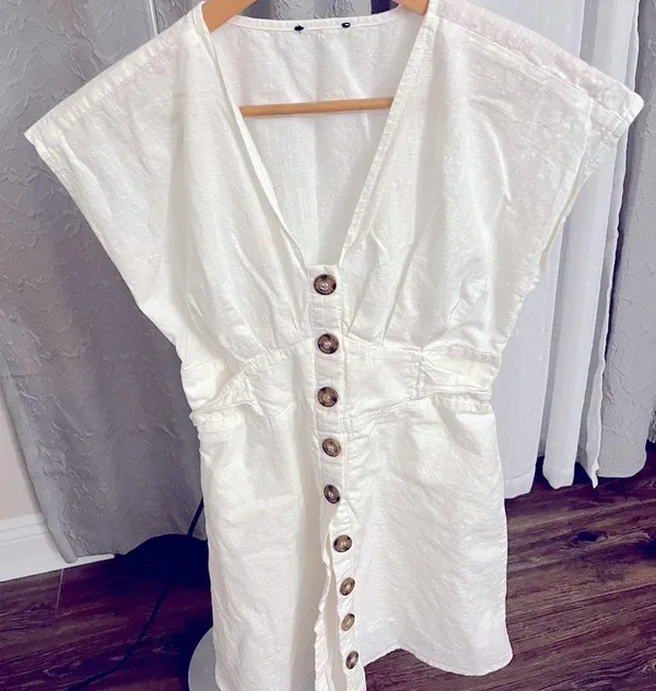 In good condition small mini dress. No flaws noted. - Image 2