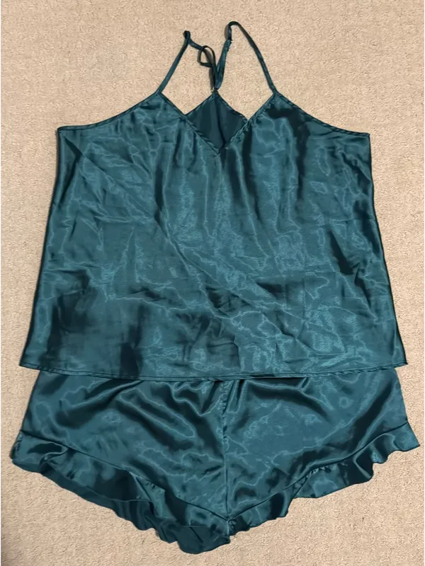 SheIn Satin pajama set XXL - Image 3