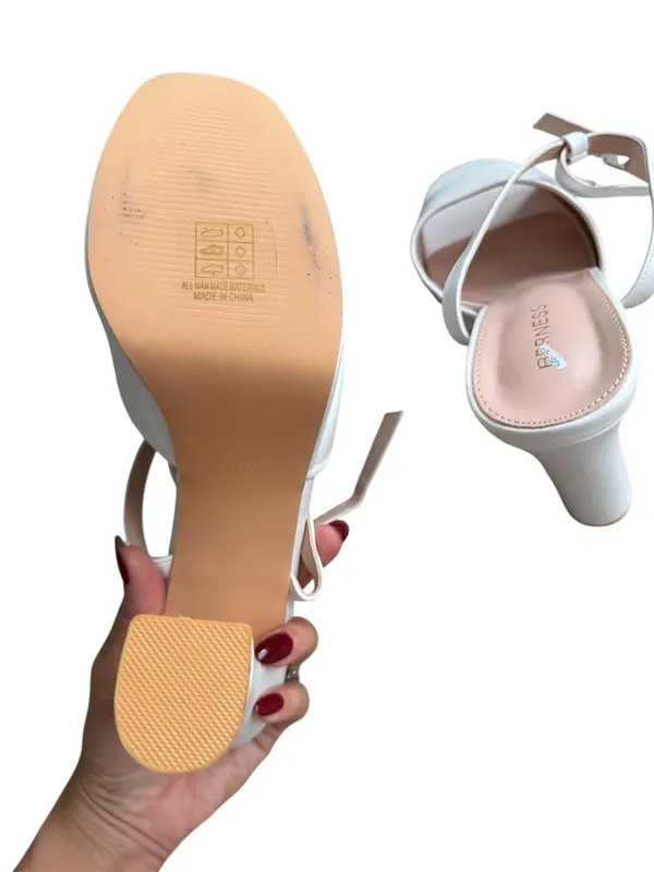 BERNESS White Platform Heels Sandals Size 11 - Image 3