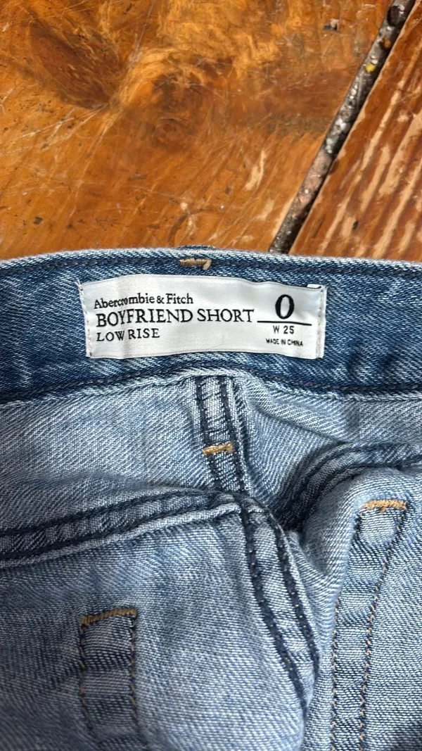Abercrombie Low-Rise Shorts Jean - Image 2