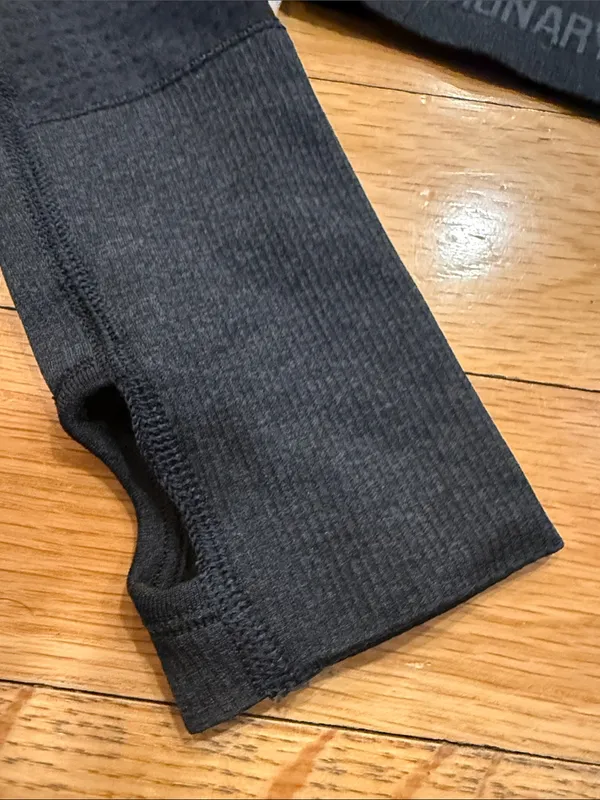 Gymshark black long sleeve crop top size small . - Image 2