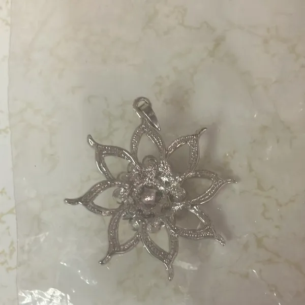 FINAL MARKDOWN Silver and Pink Floral Pendant - Image 3
