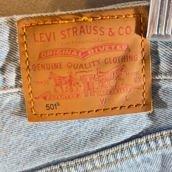 532 | Levi's 501 Original Womens High Rise Distressed Denim‎ Shorts Light Wash - Image 6