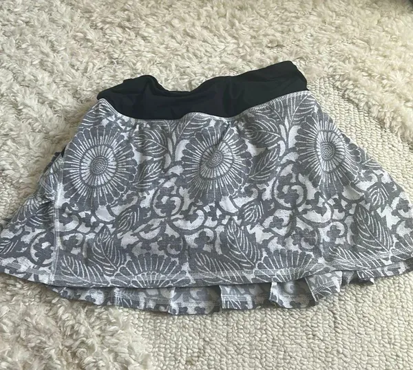 Skirt Size 0 - Image 2