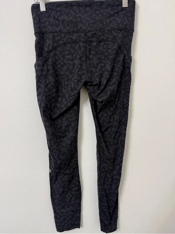 {6} FLAWS Lululemon Fast and Free Tight II 25" - Formation Camo Deep Coal - Image 6