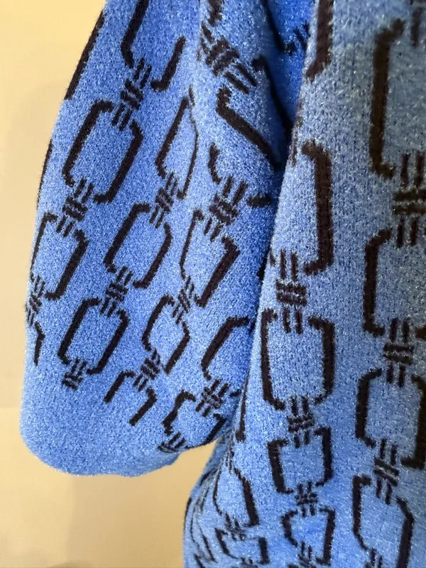 Ann Taylor Blue and Black Geometric Off-Shoulder Sweater Sz M - Image 3