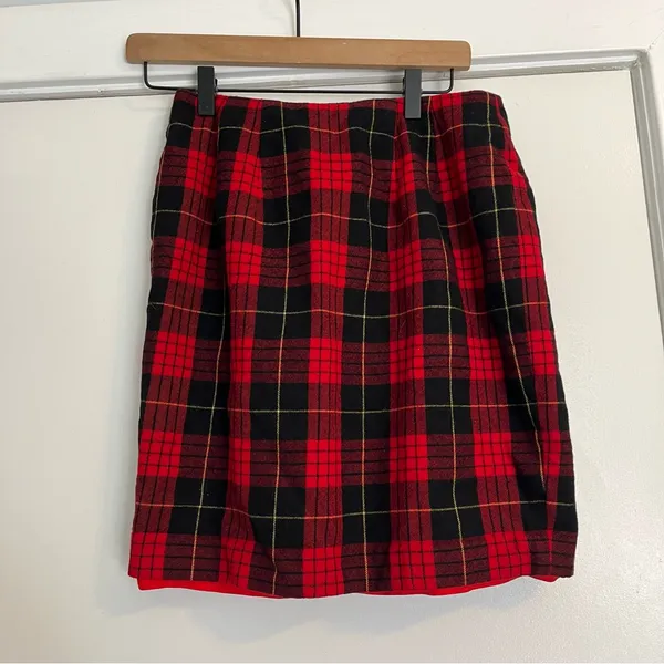Vintage Episode Red and Black Plaid Wrap mini Skirt 10 tartan holiday wool - Image 4
