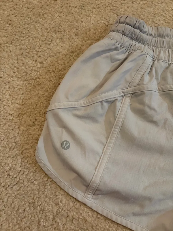 Lululemon Hotty Hot 2.5" Shorts - Image 2