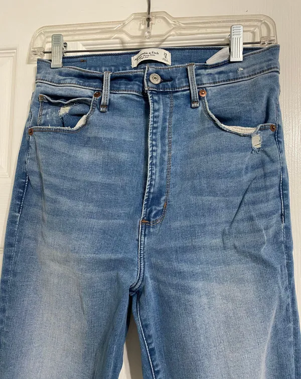Abercrombie Jeans - Image 4