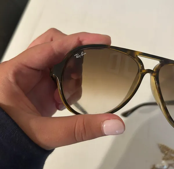 Ray Ban Sunglasses - Image 4