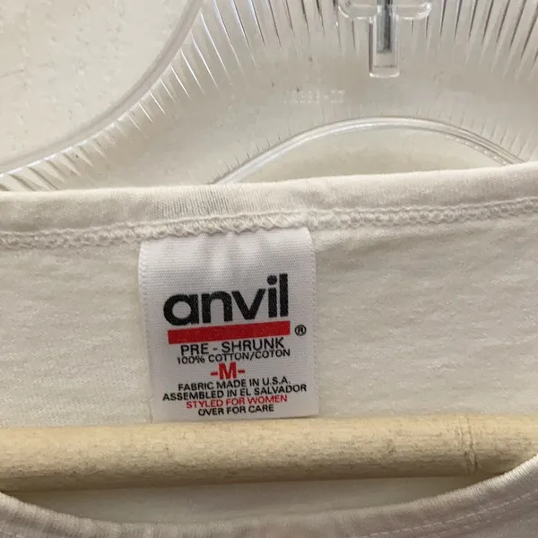 FINAL MARKDOWN Cute anvil tee (M) - Image 3
